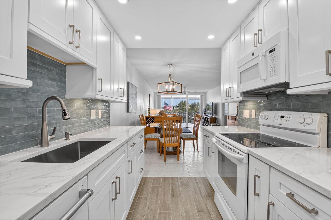 PENTHOUSE HIGHLANDS CONDO - Residential Lease