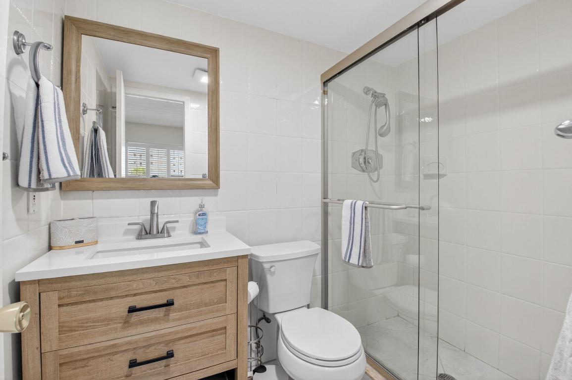 PENTHOUSE HIGHLANDS CONDO - Residential Lease