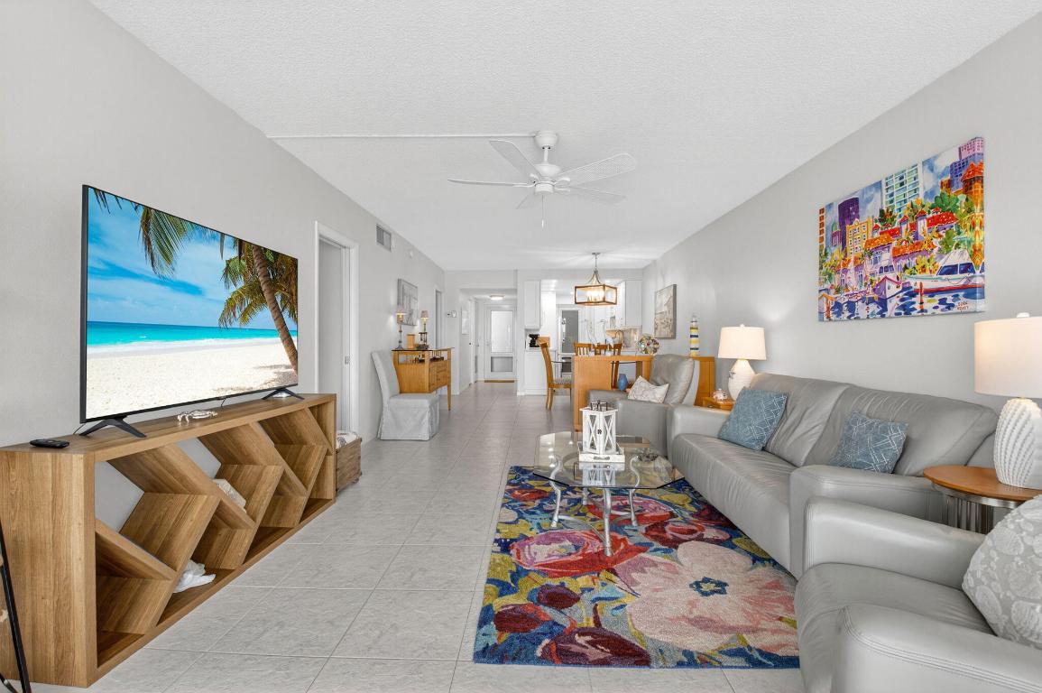 PENTHOUSE HIGHLANDS CONDO - Residential Lease