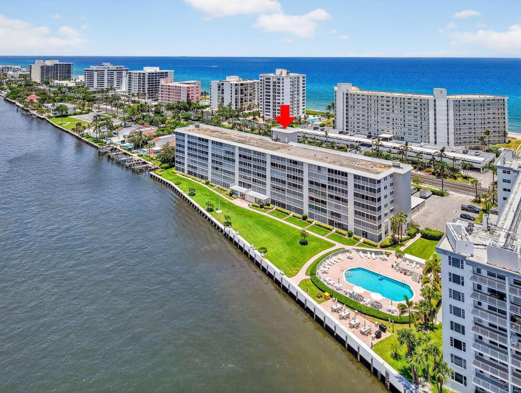 PENTHOUSE HIGHLANDS CONDO - Residential Lease