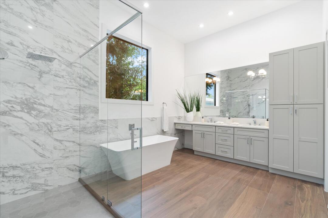 EDGEWATER - Residential