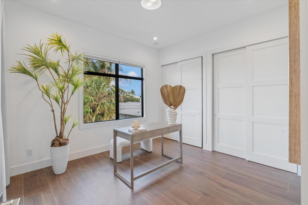 EDGEWATER - Residential