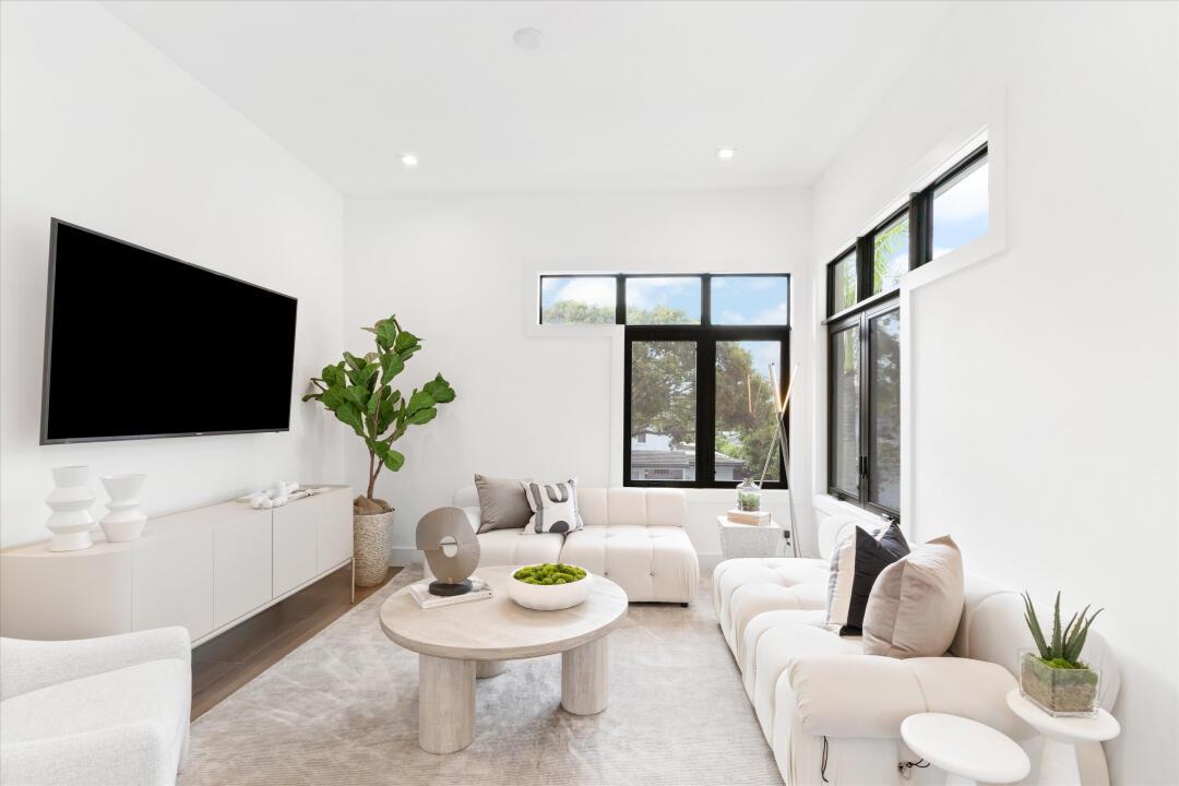 EDGEWATER - Residential