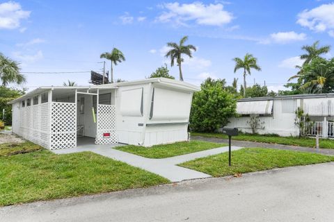 8641 SW 15th St Davie FL 33324