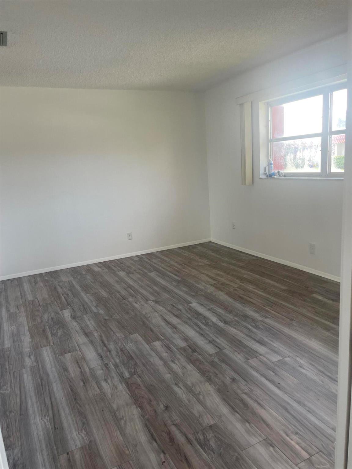 5800 Fernley Drive W 83
