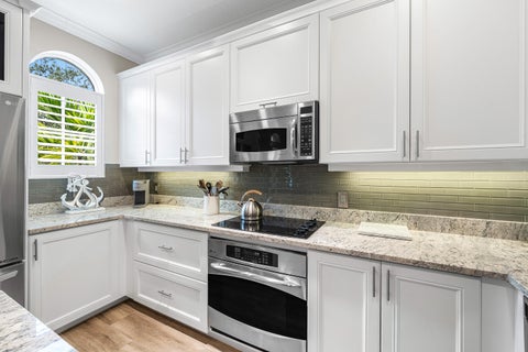 Tiny photo for 813 Estancia Way, Boynton Beach, FL 33435 (MLS # B26070879)