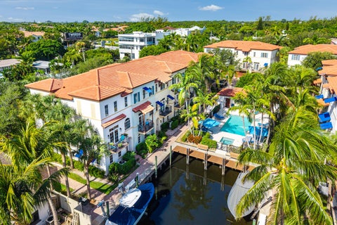 Tiny photo for 813 Estancia Way, Boynton Beach, FL 33435 (MLS # B26070879)