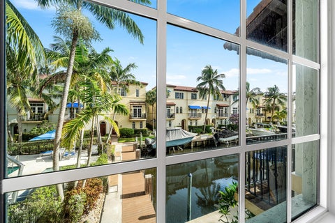 Tiny photo for 813 Estancia Way, Boynton Beach, FL 33435 (MLS # B26070879)