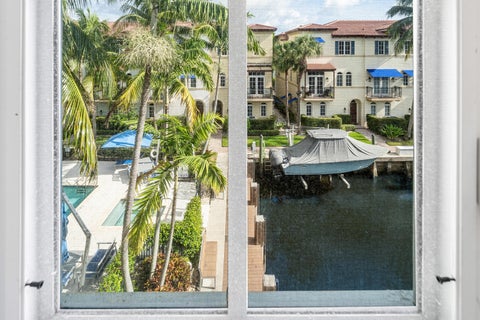 Tiny photo for 813 Estancia Way, Boynton Beach, FL 33435 (MLS # B26070879)