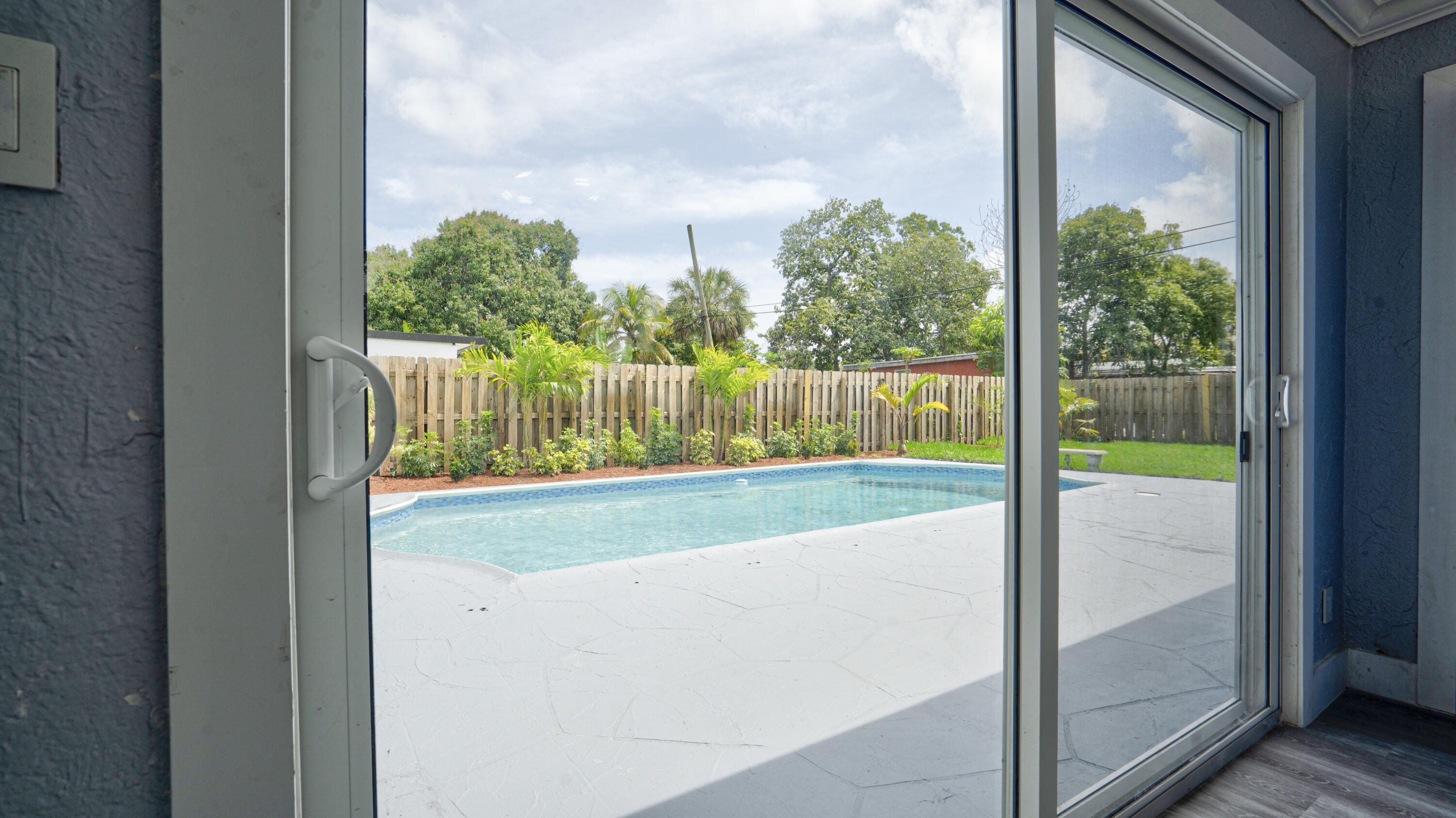 LAUDERDALE MANORS AMEN RESUB - Residential