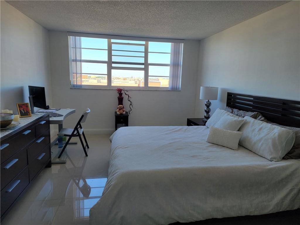 MEADOWBROOK APTS 10 CONDO - Residential