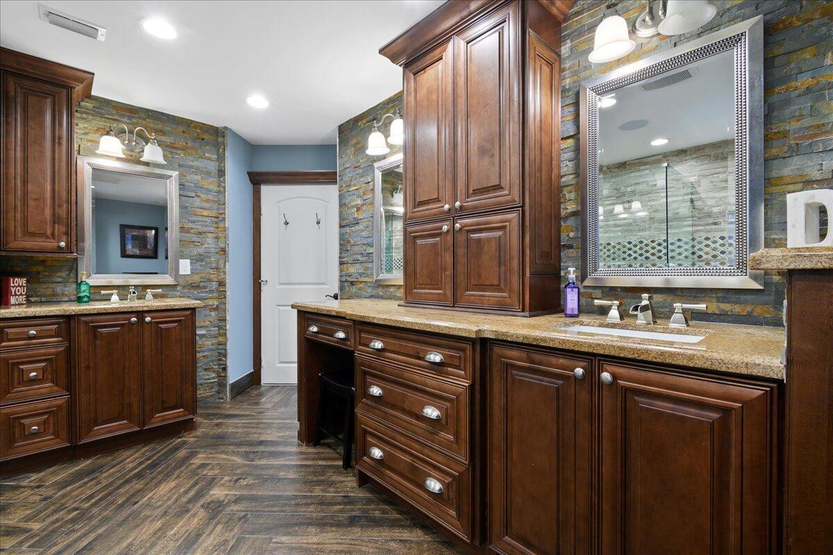 LEXINGTON I OF SHERBROOKE - Residential