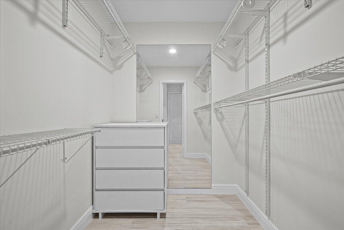 Intracoastal Park - Residential Lease