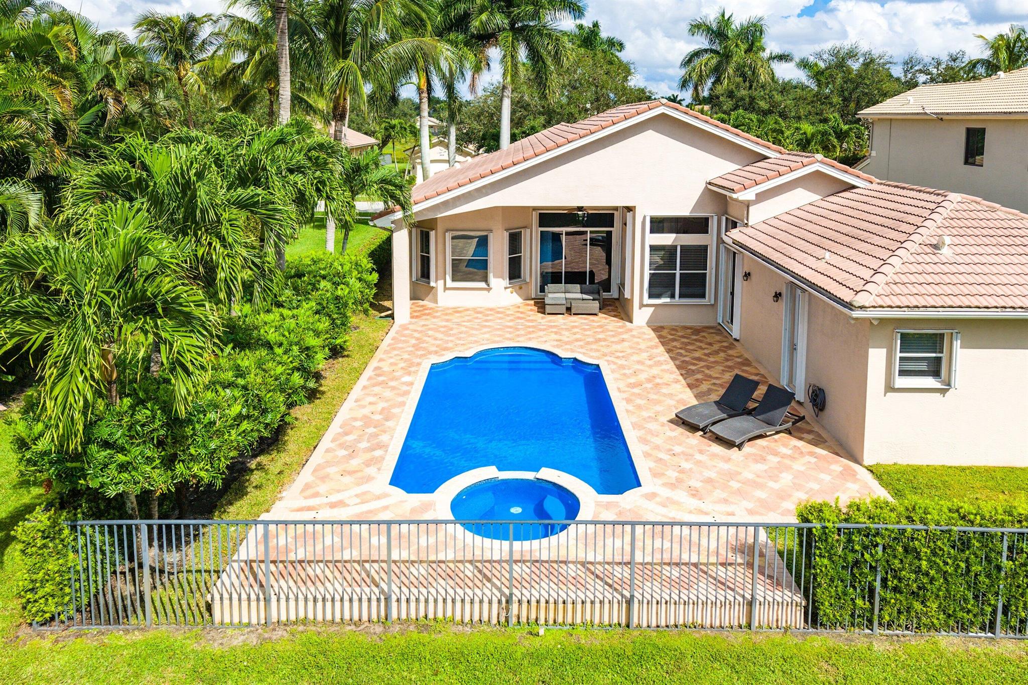 CANYON ISLES 1 - Residential