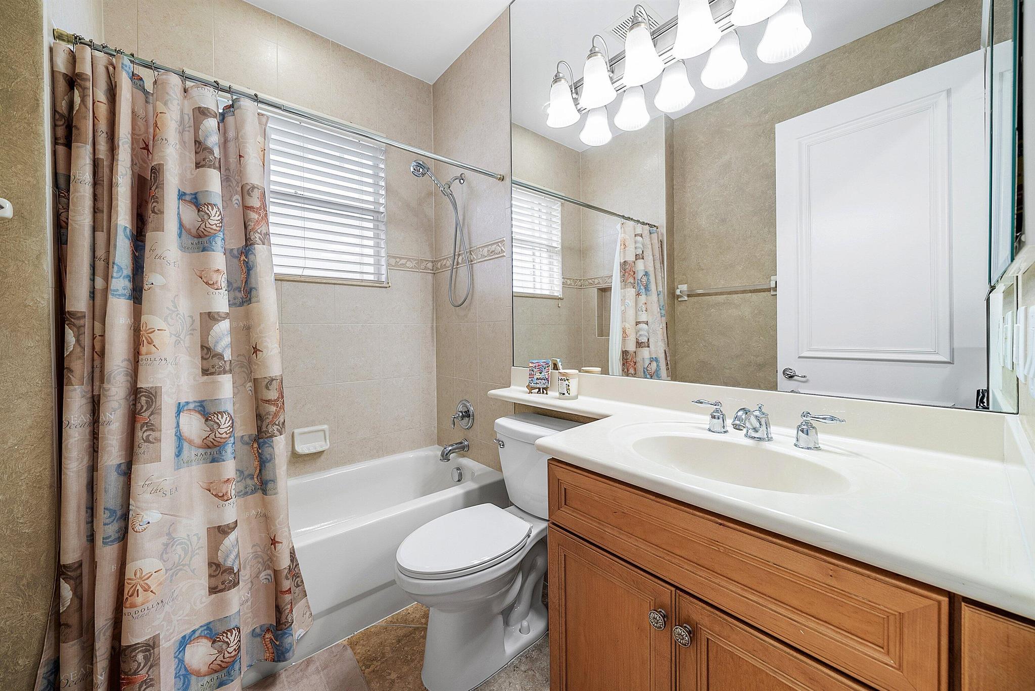 CANYON ISLES 1 - Residential