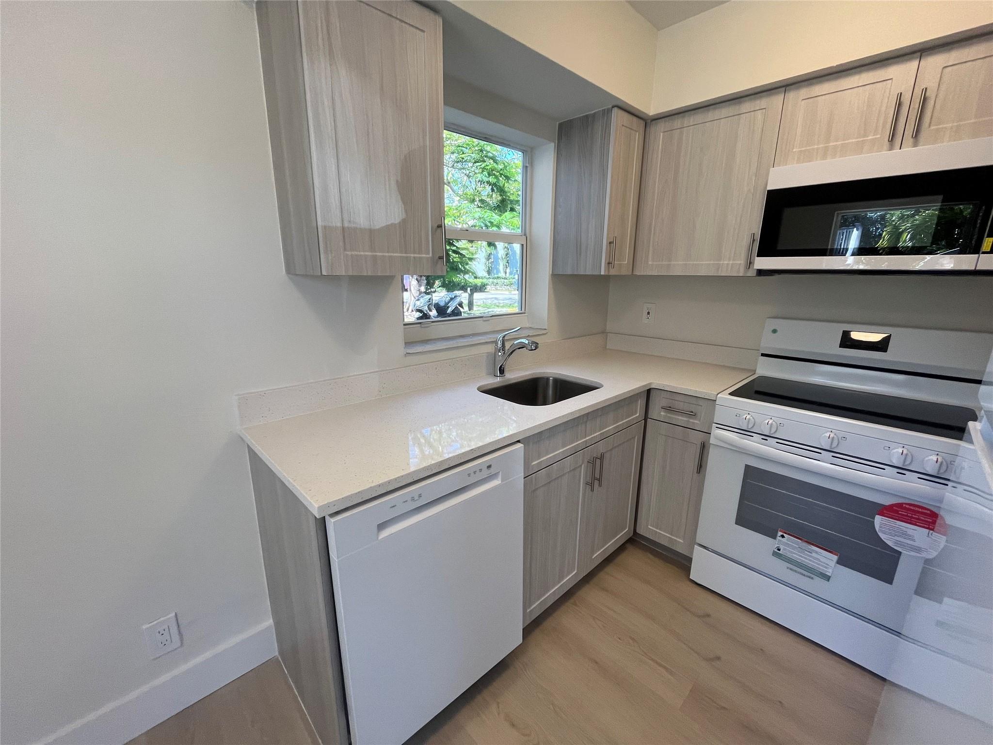 700 SE 13th St 5
