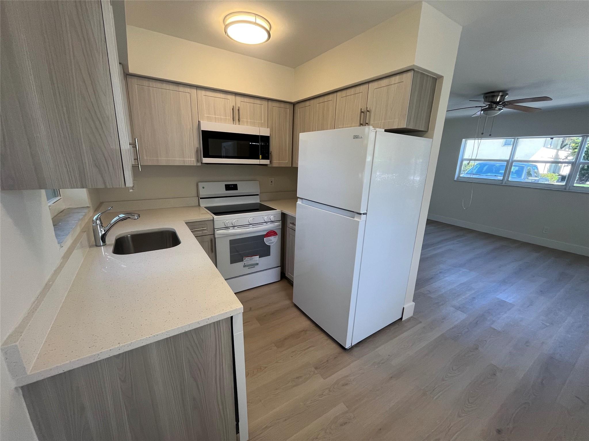 700 SE 13th St 5