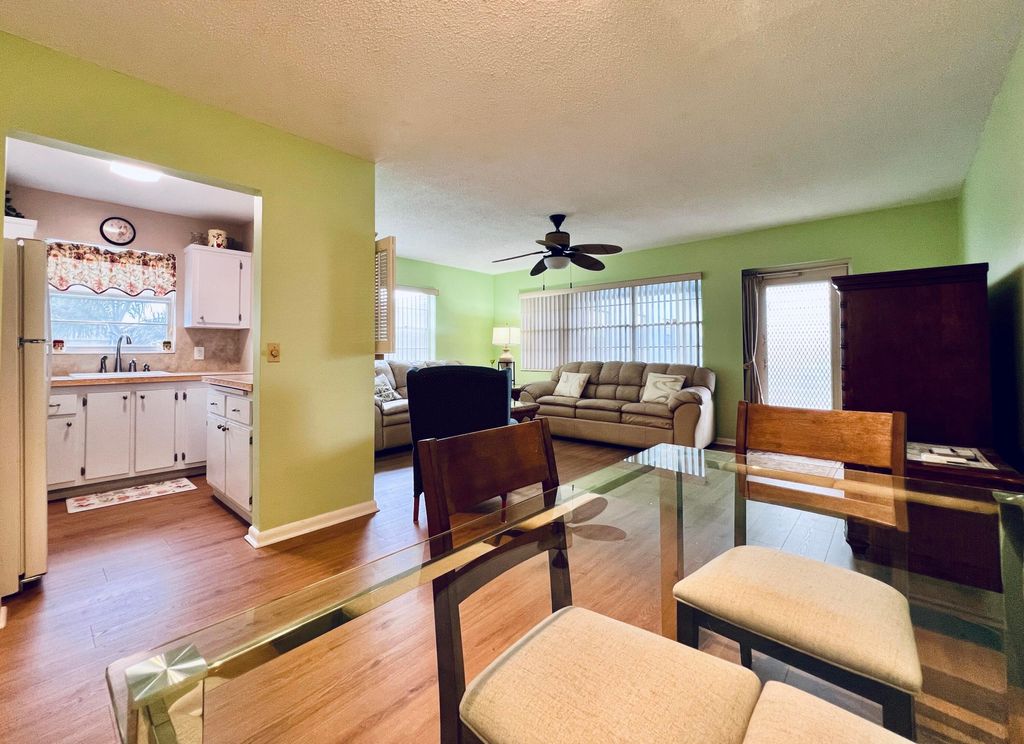 Photo of 40 Dorchester B, West Palm Beach, FL 33417 (MLS # B26002762)