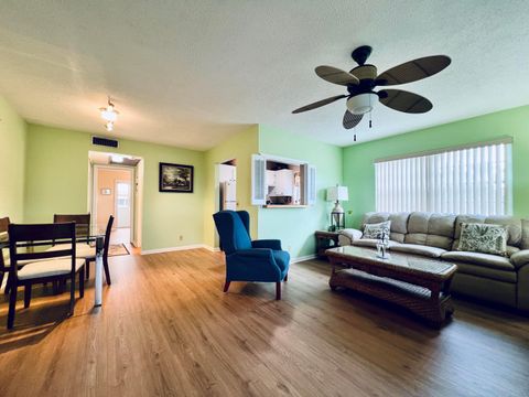 40 Dorchester B West Palm Beach FL 33417