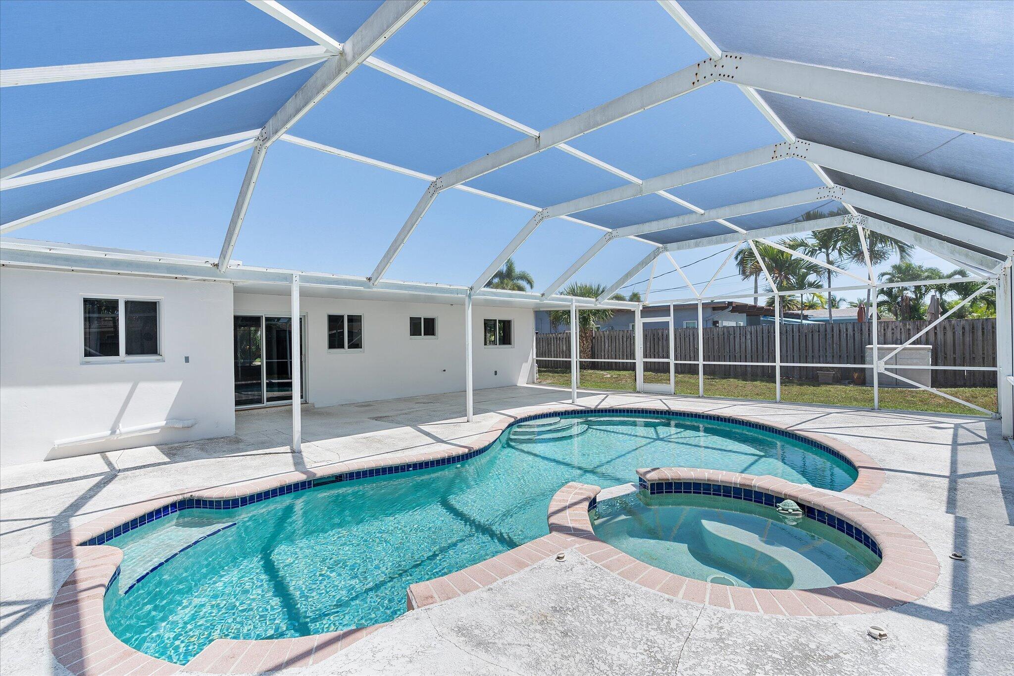 1400 NE 42nd Court