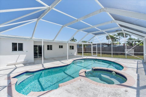 Tiny photo for 1400 NE 42nd Court, Oakland Park, FL 33334 (MLS # B26064134)