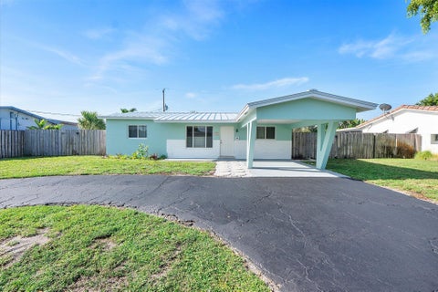 Tiny photo for 1400 NE 42nd Court, Oakland Park, FL 33334 (MLS # B26064134)