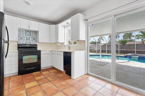 Tiny photo for 1400 NE 42nd Court, Oakland Park, FL 33334 (MLS # B26064134)