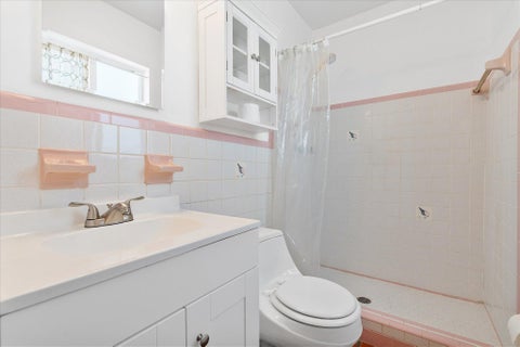 Tiny photo for 1400 NE 42nd Court, Oakland Park, FL 33334 (MLS # B26064134)