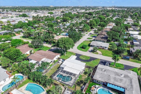 Tiny photo for 1400 NE 42nd Court, Oakland Park, FL 33334 (MLS # B26064134)