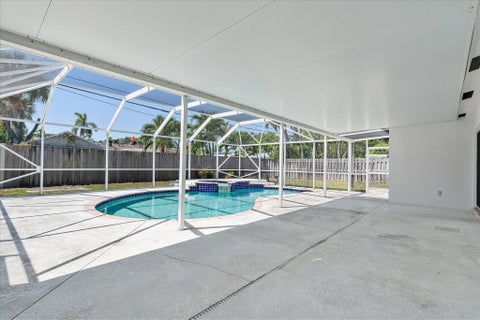 Tiny photo for 1400 NE 42nd Court, Oakland Park, FL 33334 (MLS # B26064134)