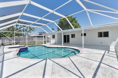 Tiny photo for 1400 NE 42nd Court, Oakland Park, FL 33334 (MLS # B26064134)