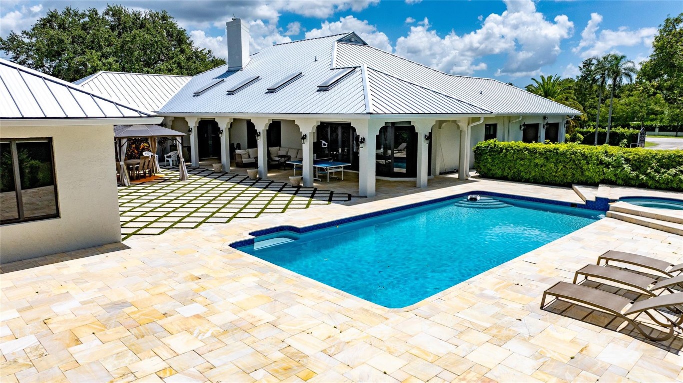 SOUTHWEST RANCHES - Residential