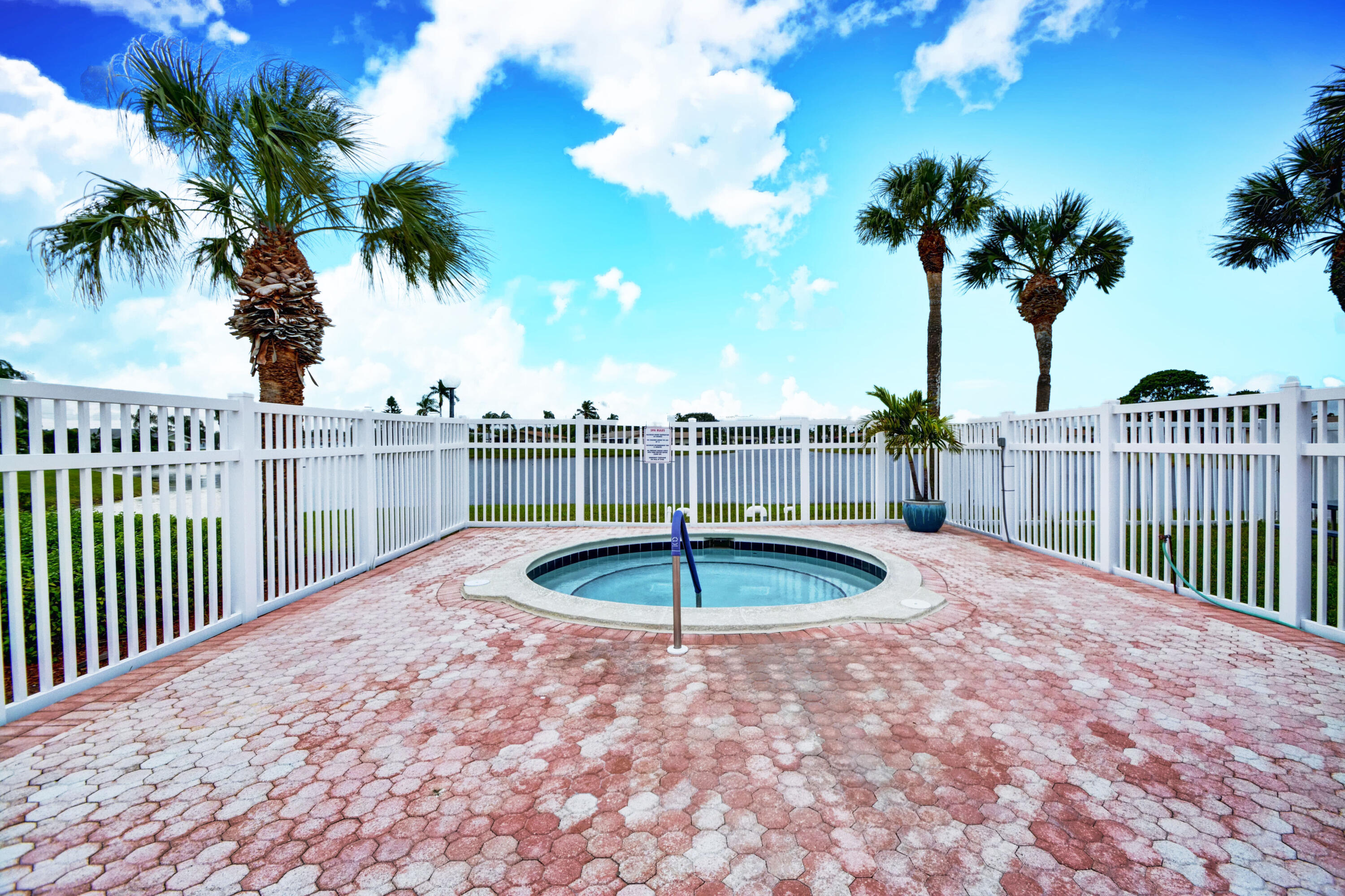 DELRAY VILLAS - Residential