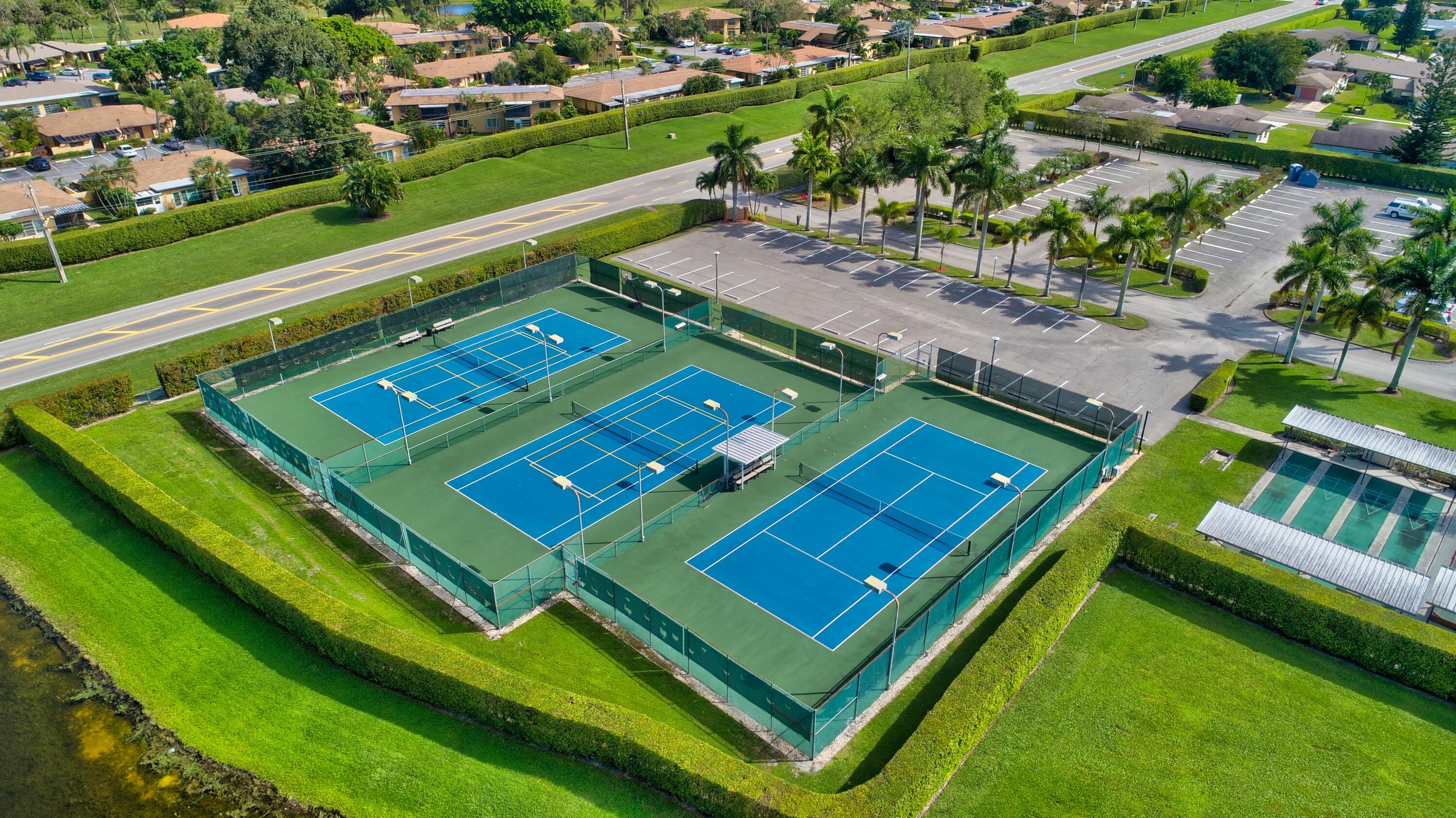 DELRAY VILLAS - Residential
