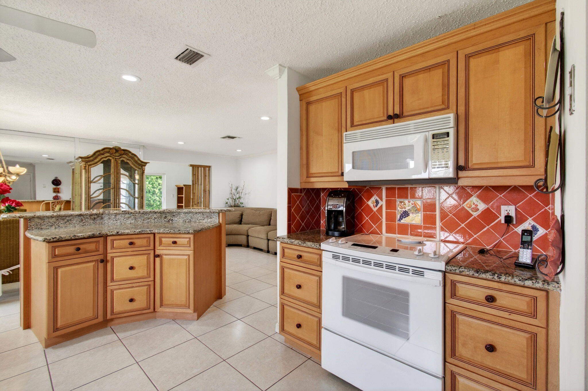 DELRAY VILLAS - Residential