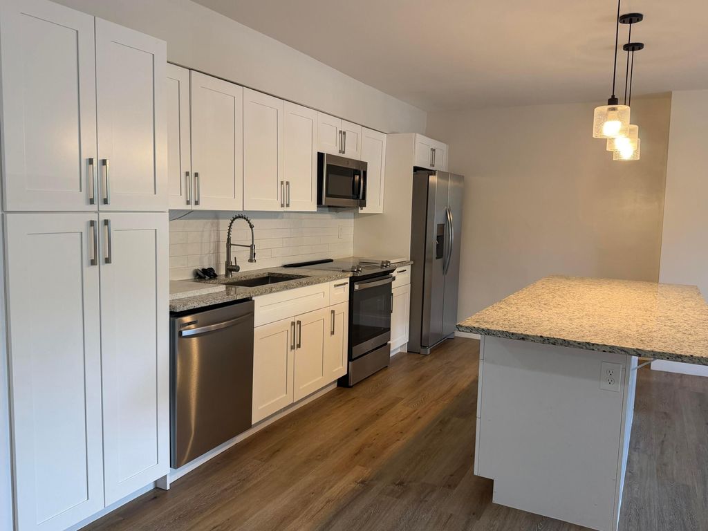 Photo of 411 SE 8th Street SE #125, Deerfield Beach, FL 33441 (MLS # B26006287)