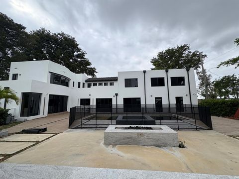1329 Polk Street Hollywood FL 33019