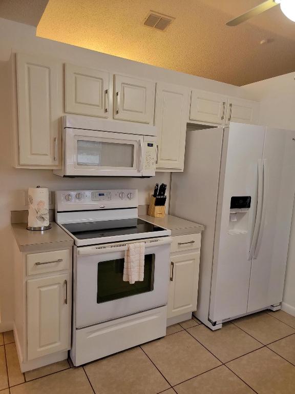 POINCIANA SUBDIVISION NBRHD 5 NORTH VIL 3 - Residential