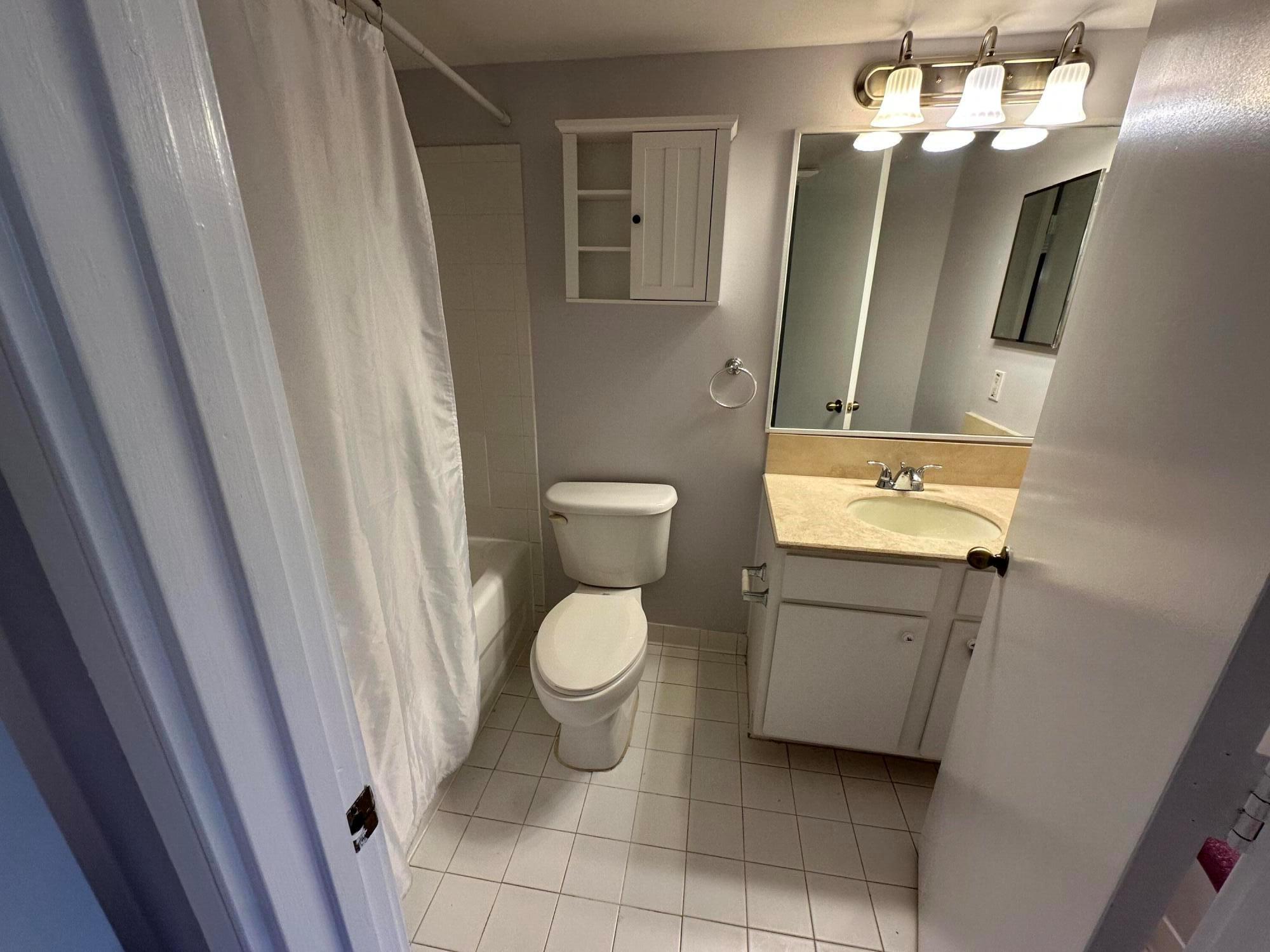 HYPOLUXOS MARINERS CAY CO - Residential Lease