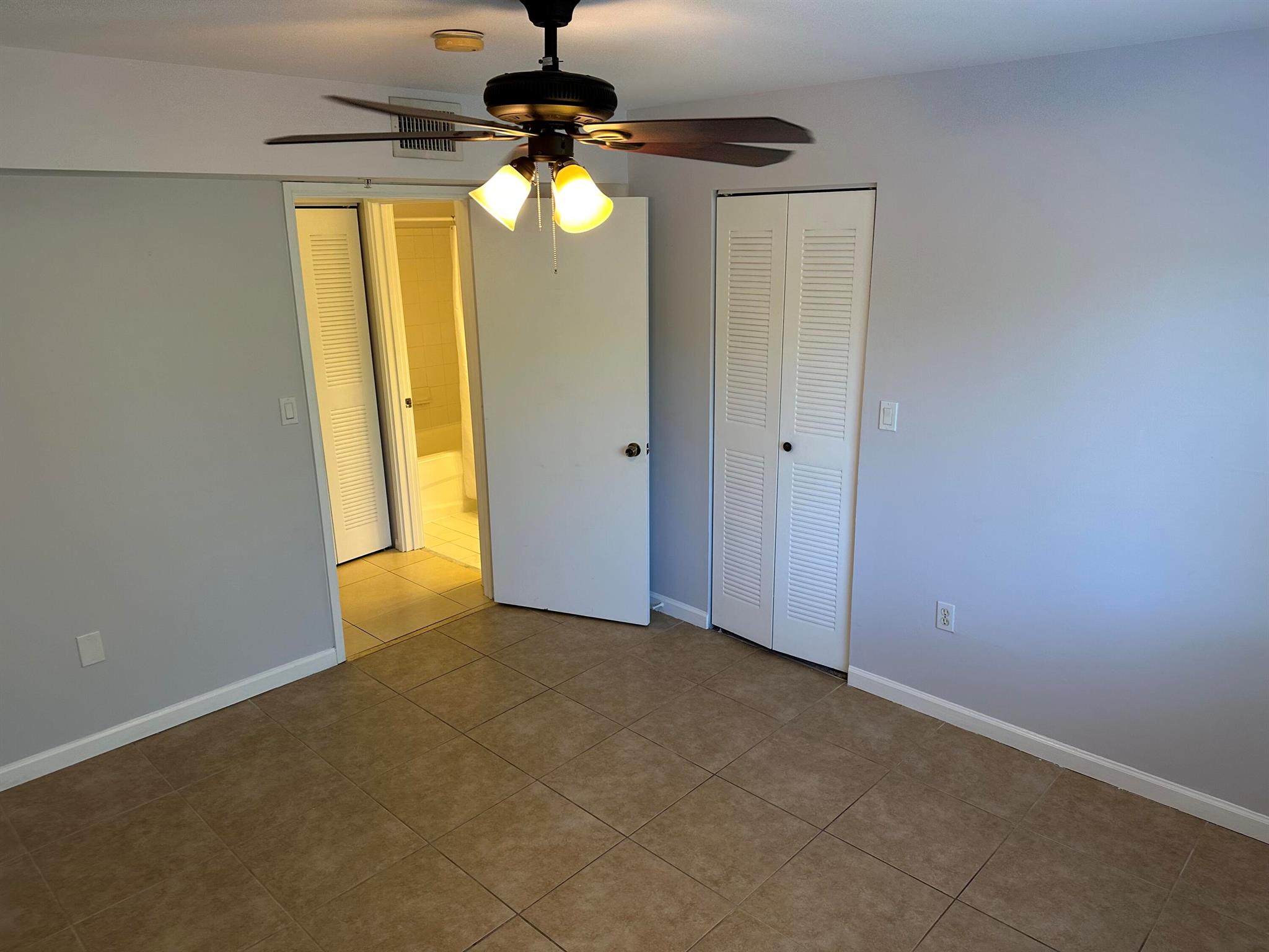 HYPOLUXOS MARINERS CAY CO - Residential Lease