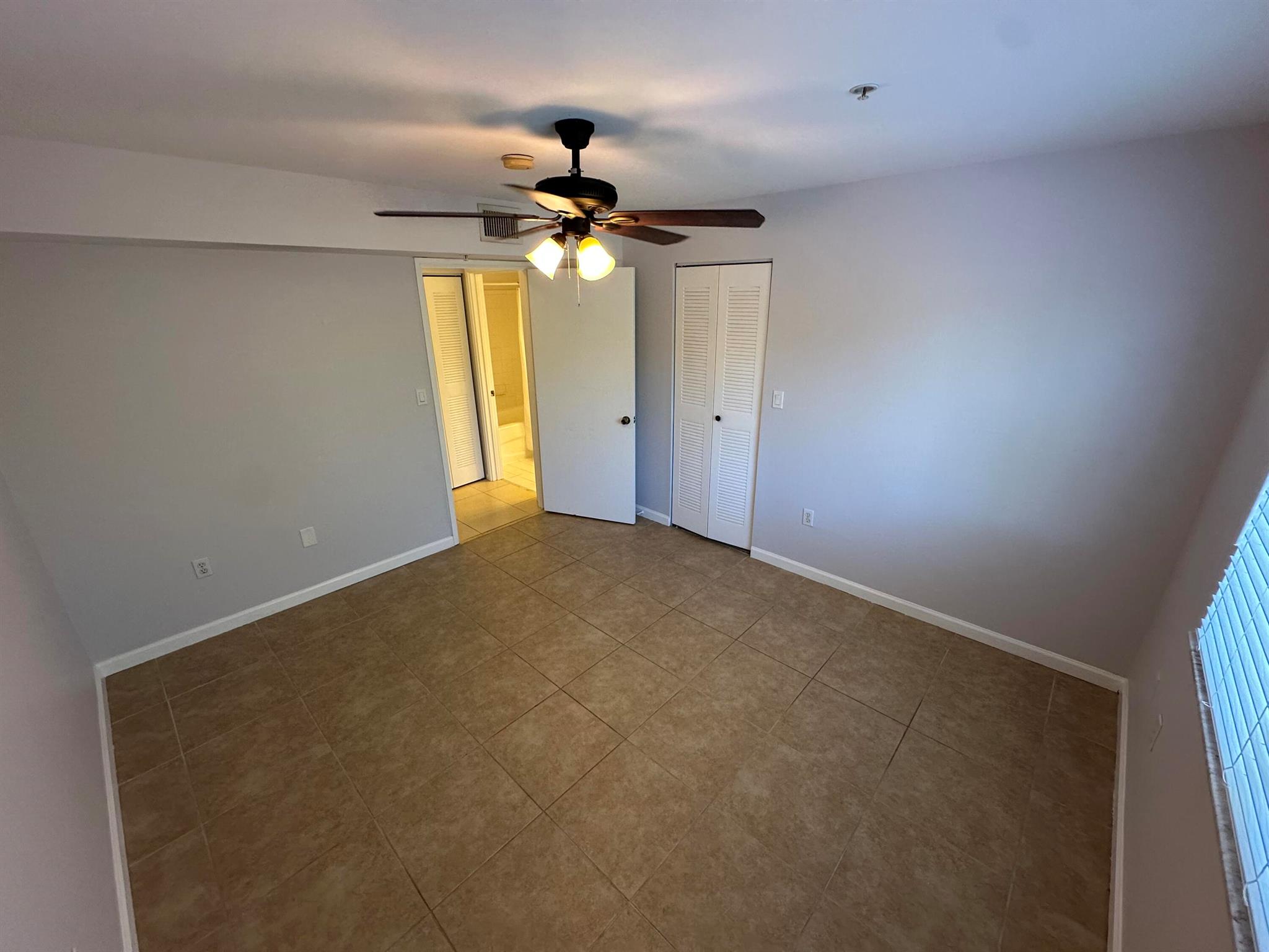 HYPOLUXOS MARINERS CAY CO - Residential Lease