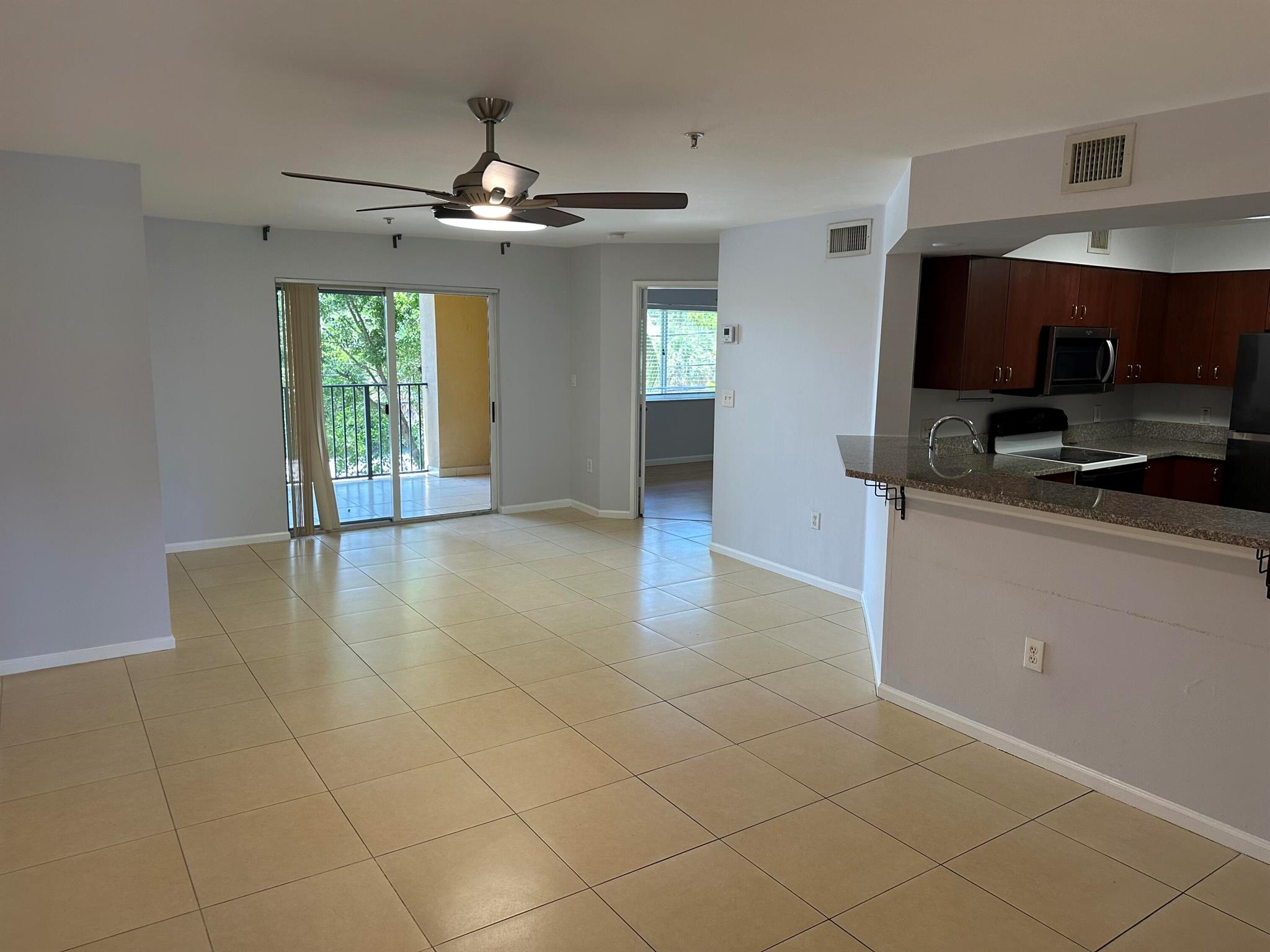 HYPOLUXOS MARINERS CAY CO - Residential Lease