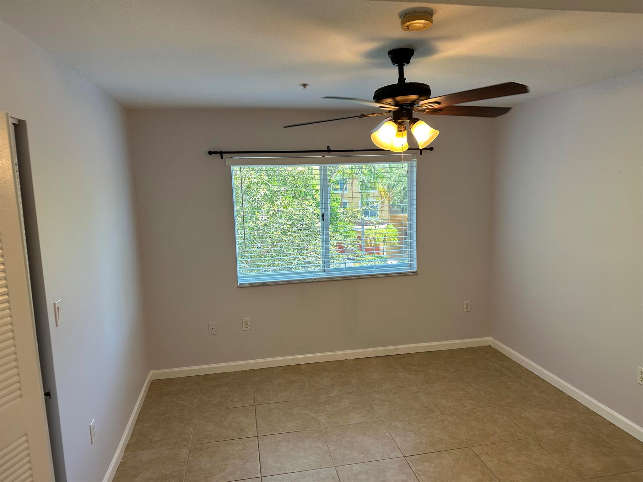 HYPOLUXOS MARINERS CAY CO - Residential Lease