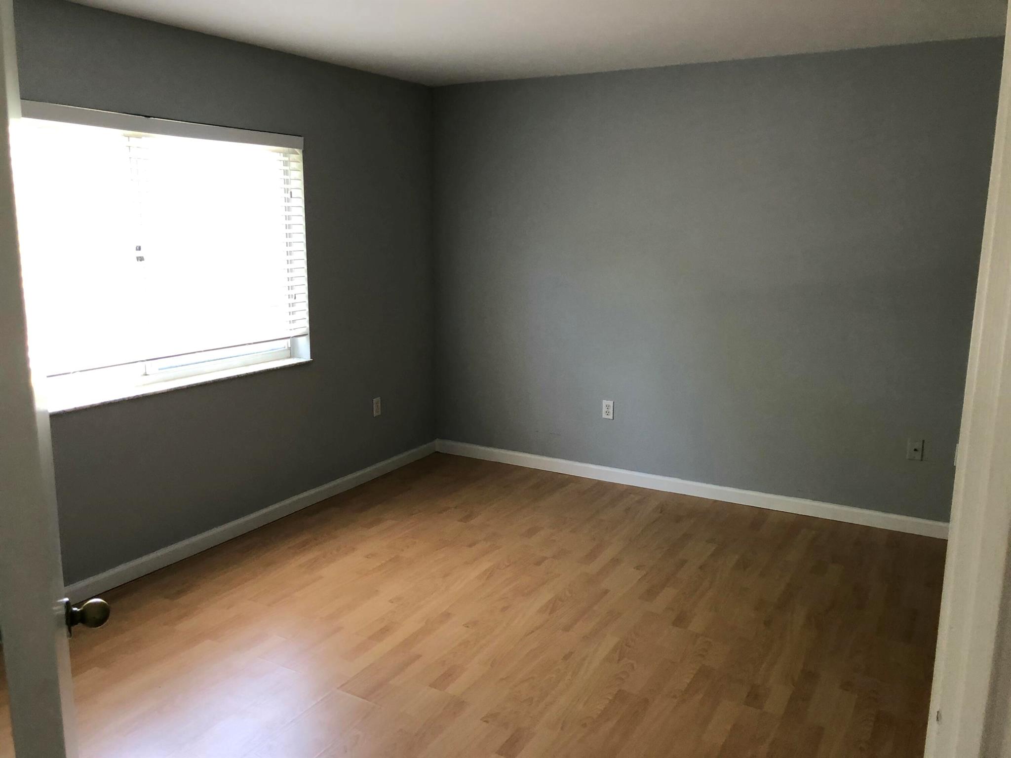 HYPOLUXOS MARINERS CAY CO - Residential Lease