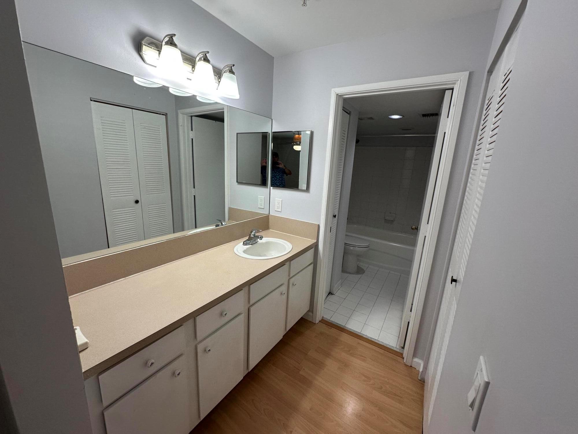 HYPOLUXOS MARINERS CAY CO - Residential Lease