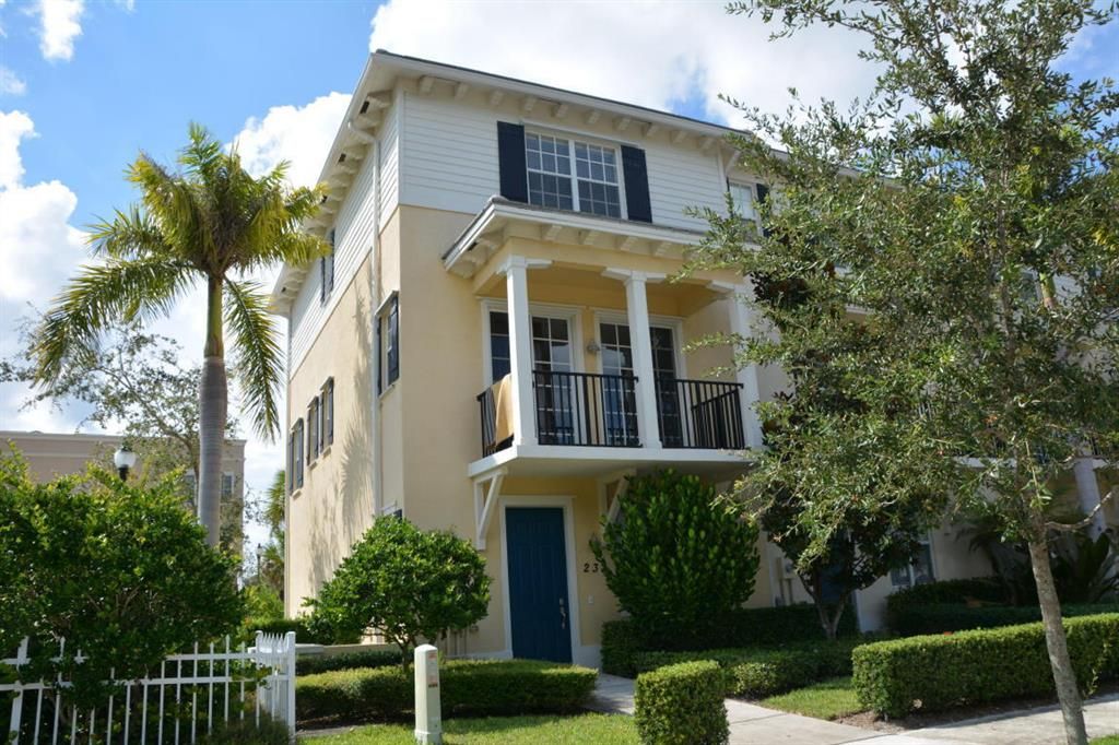 Photo of 232 Quarry Knoll Way, Jupiter, FL 33458 (MLS # R10888486)