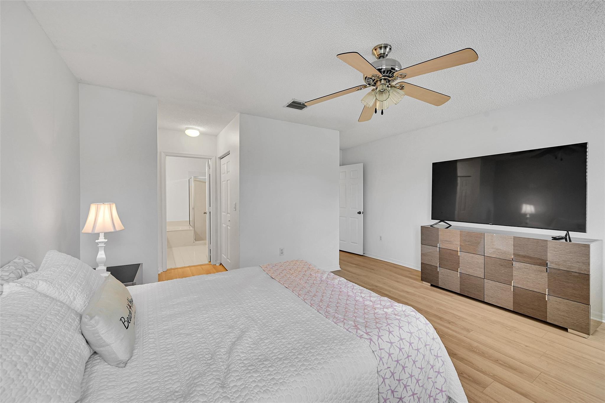 Enclave Wyndham Lakes - Residential