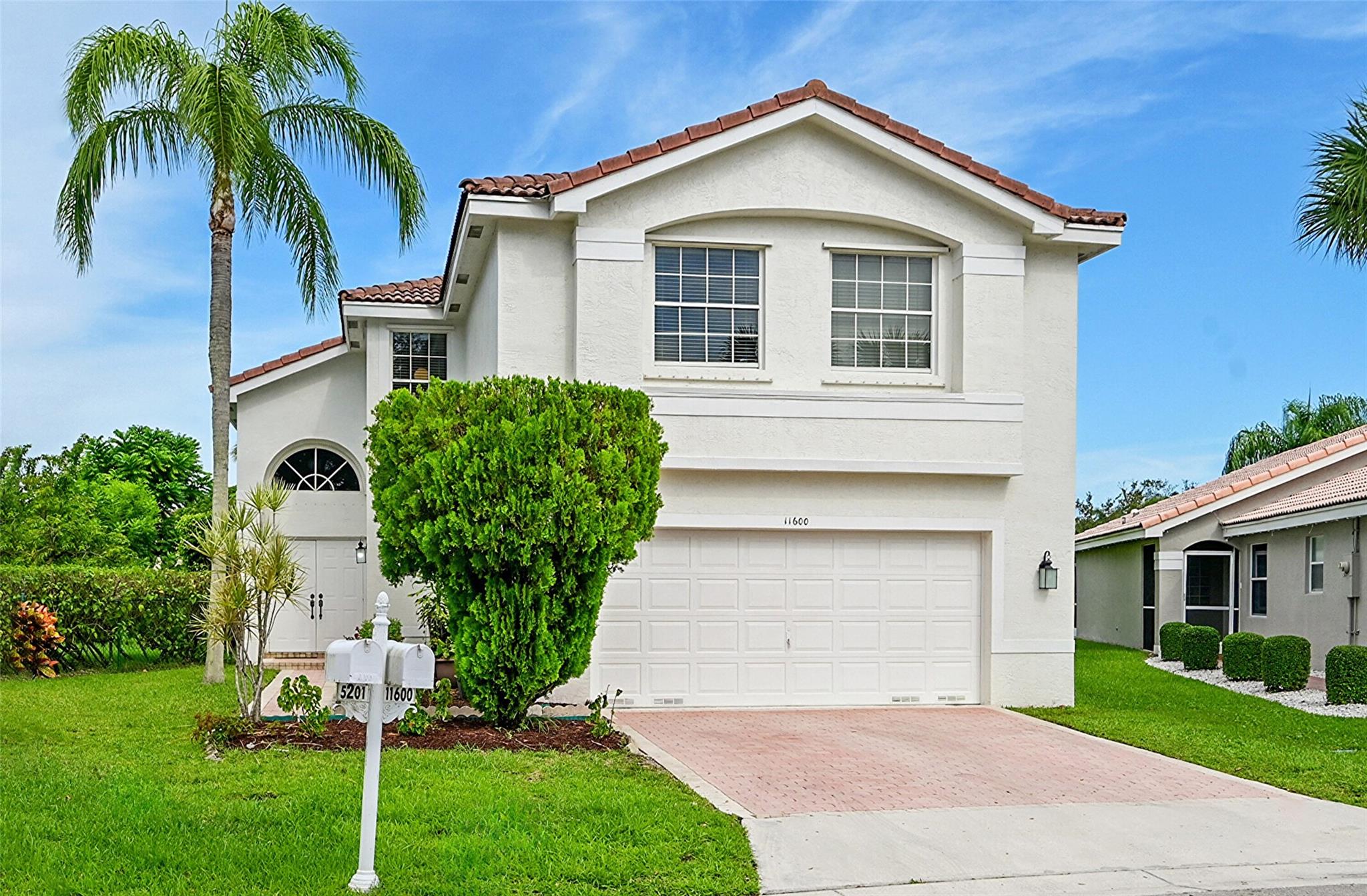 Enclave Wyndham Lakes - Residential