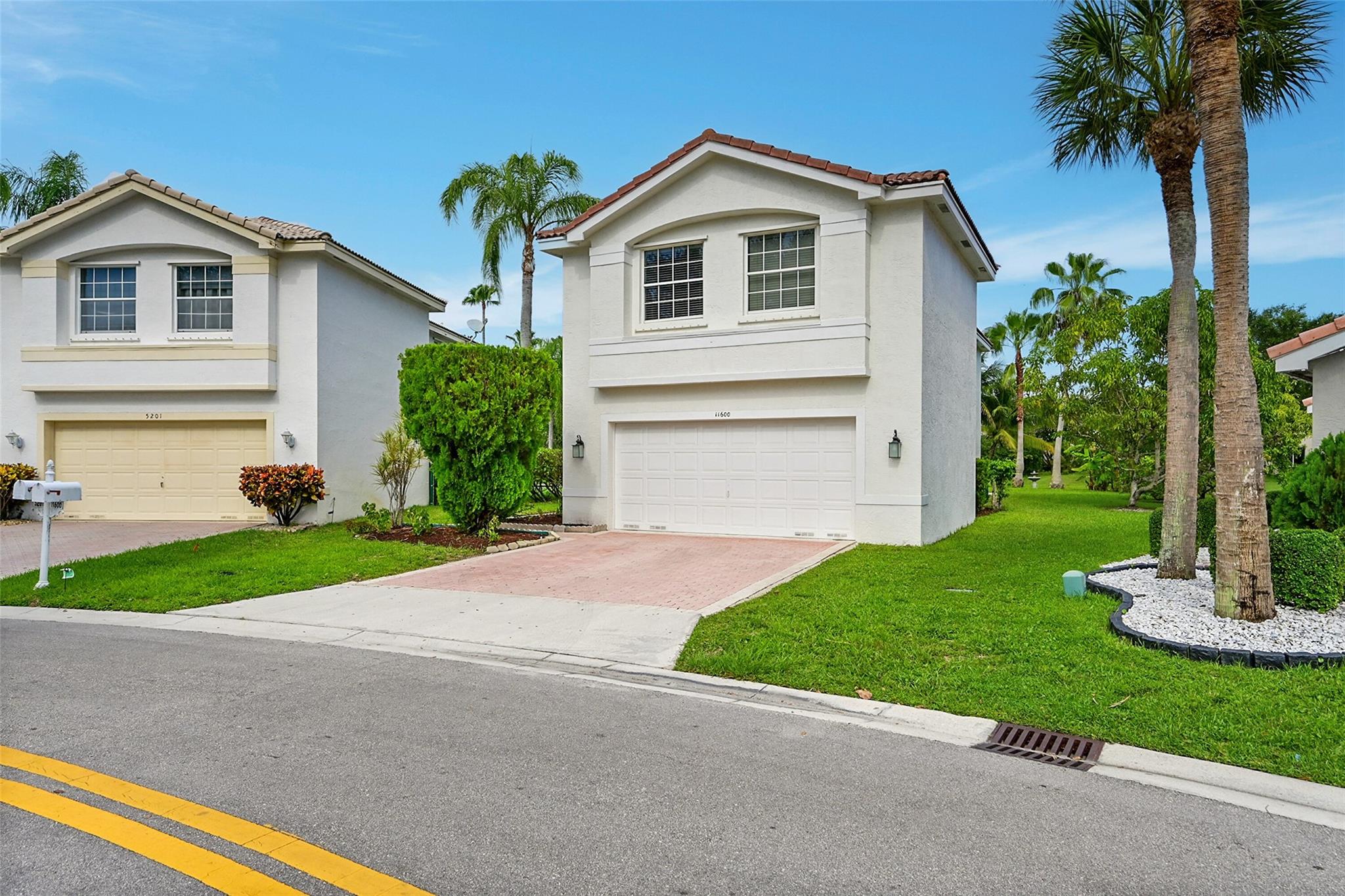 Enclave Wyndham Lakes - Residential