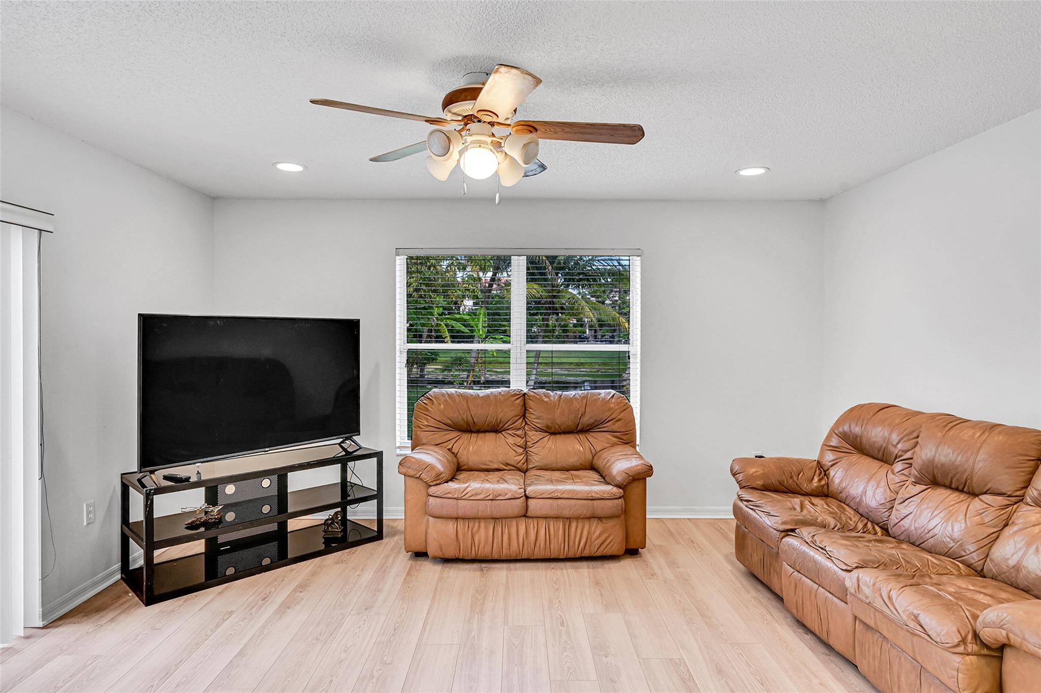 Enclave Wyndham Lakes - Residential